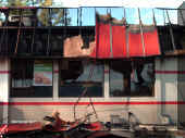 damage4.JPG (833913 bytes)
